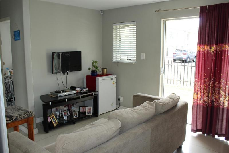 2 Bedroom Property for Sale in Goodwood Park Western Cape